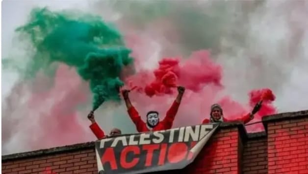 لندن: شاہی اوپیرا ہاؤس میں فلسطینی پرچم لہرانے پر ہنگامہ، ہاتھا پائی