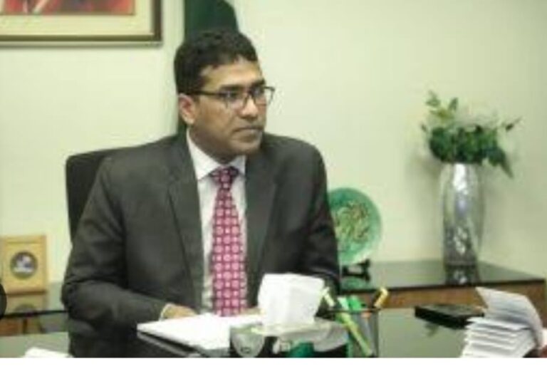 ٹولنٹن مارکیٹ لاہور میں فوڈ اتھارٹی کا بڑا کریک ڈاؤن، 2270 کلو بیمار مرغیاں تلف