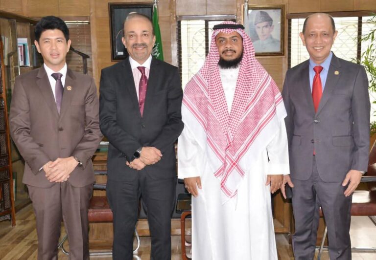 پاک-ملائیشیا تعلقات: ایم ٹی سی پی (MTCP) کے تحت استعداد کار میں اضافہ اور تعاون کو فروغ— ہائی کمشنر داتو محمد اظہر کا بین الاقوامی اسلامی یونیورسٹی میں خطاب