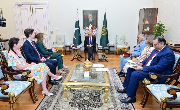 پاکستان بھارت سے تعمیری مذاکرات کے لیے تیار ہے: وزیراعظم شہباز شریف