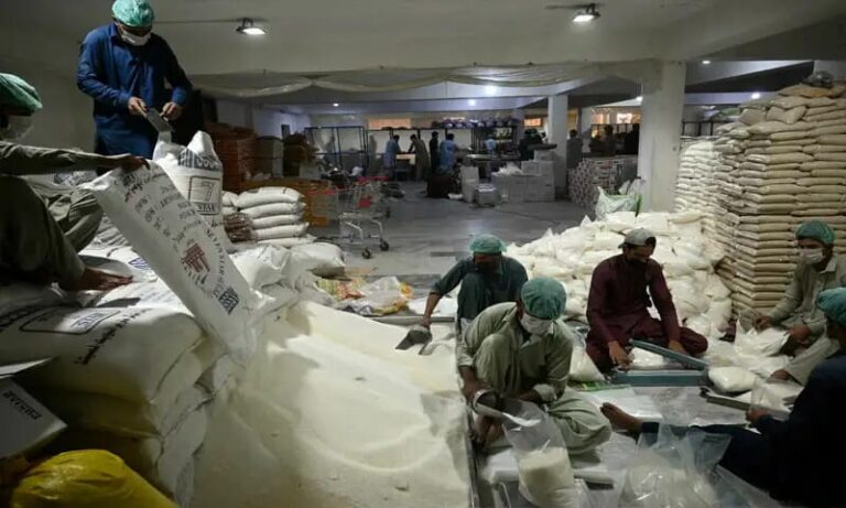 پاکستان: چینی بحران سے 300 ارب روپے کا فائدہ، شوگر ملز کی اجارہ داری پر پارلیمانی انکشافات