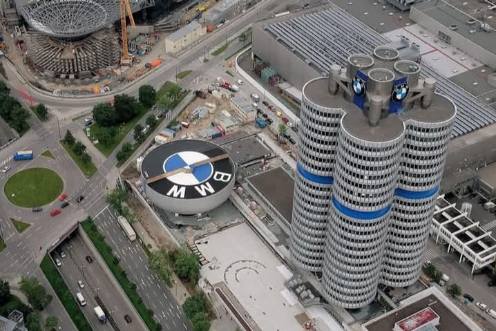 بی ایم ڈبلو( BMW) کو سہ ماہی منافع میں 29 فیصد کمی، جرمن آٹو انڈسٹری دباؤ کا شکار