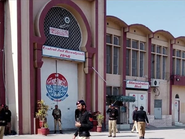 عمران خان کی احتجاجی کال بے اثر، اڈیالہ جیل کے باہر بڑا مظاہرہ نہ ہوسکا