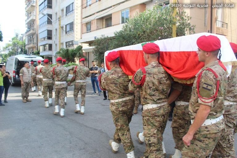 لبنانی فوج کے شہداء کی مختلف شہروں میں تدفین