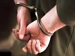 شاپنگ کے بہانے وارداتیں کرنے والا خواتین پر مشتمل گروہ ساتھی سمیت گرفتار