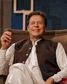 زمان پارک پر اسلام آباد پولیس پر حملے کا کیس: عمران خان اور شبلی فراز کے ناقابلِ ضمانت وارنٹ گرفتاری جاری